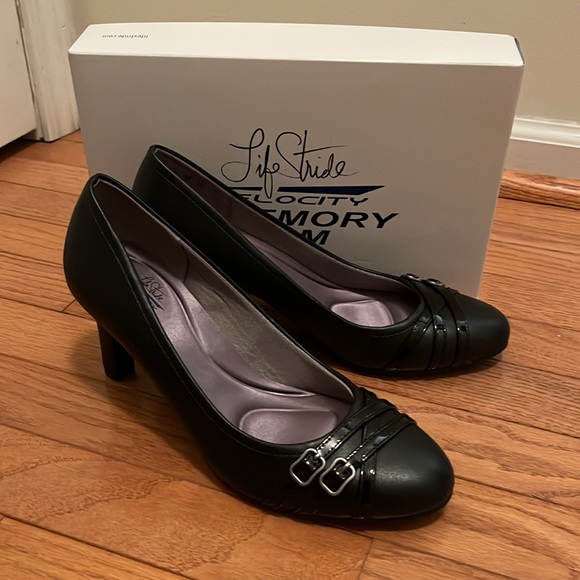 LifeStride Velocity with Memory Foam Black Kobe Mickie Heels - Picture 5 of 6